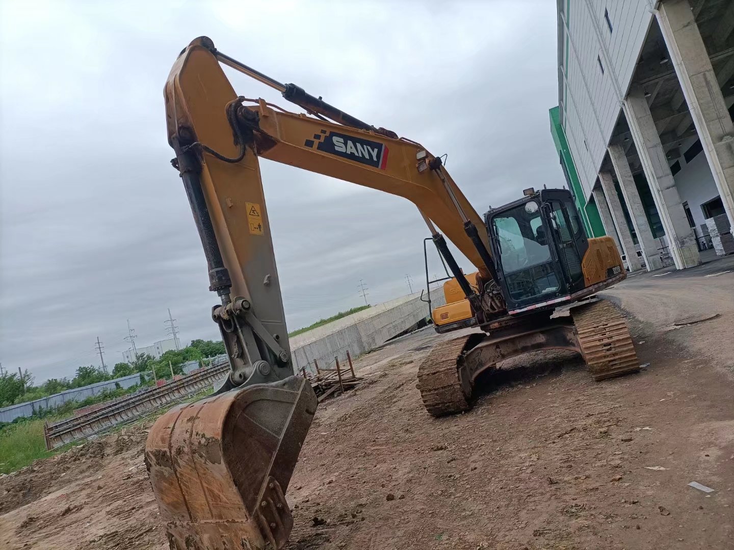 贵州二手sany挖土机305价格报价大全