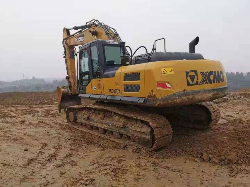 徐工XE270D履带式挖掘机