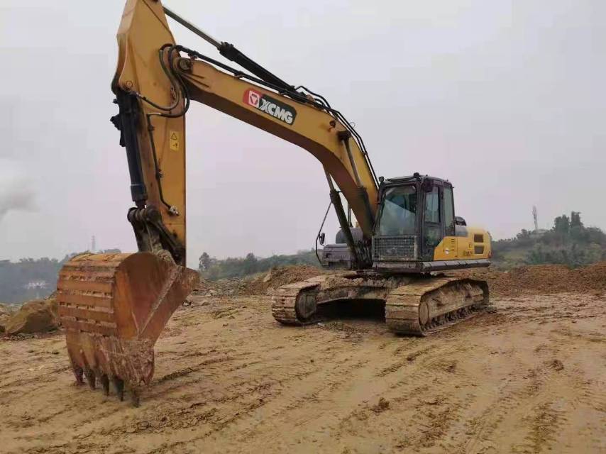 徐工XE270D履带式挖掘机