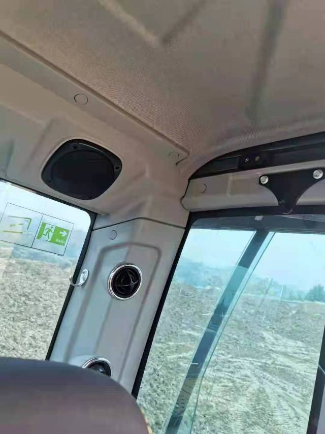 徐工XE270D履带式挖掘机