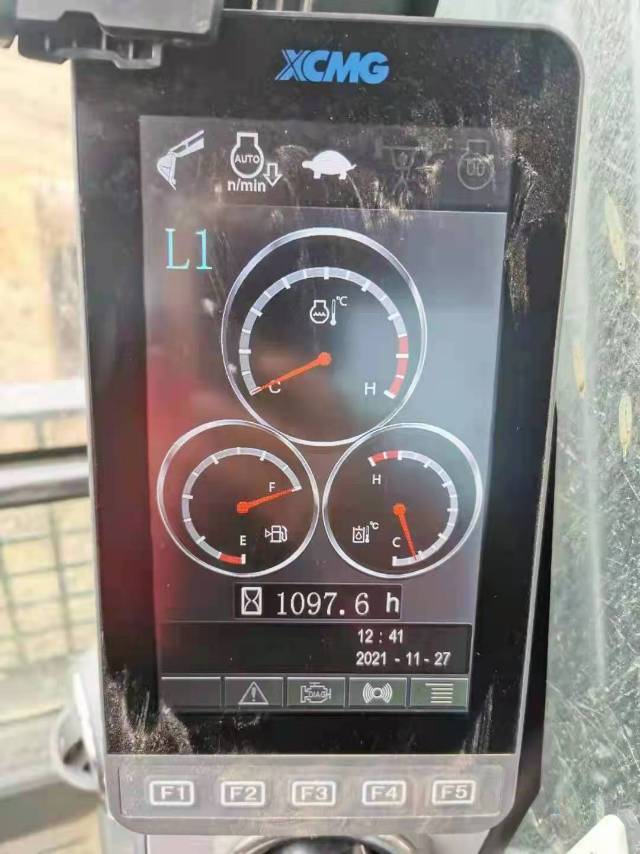 徐工XE270D履带式挖掘机