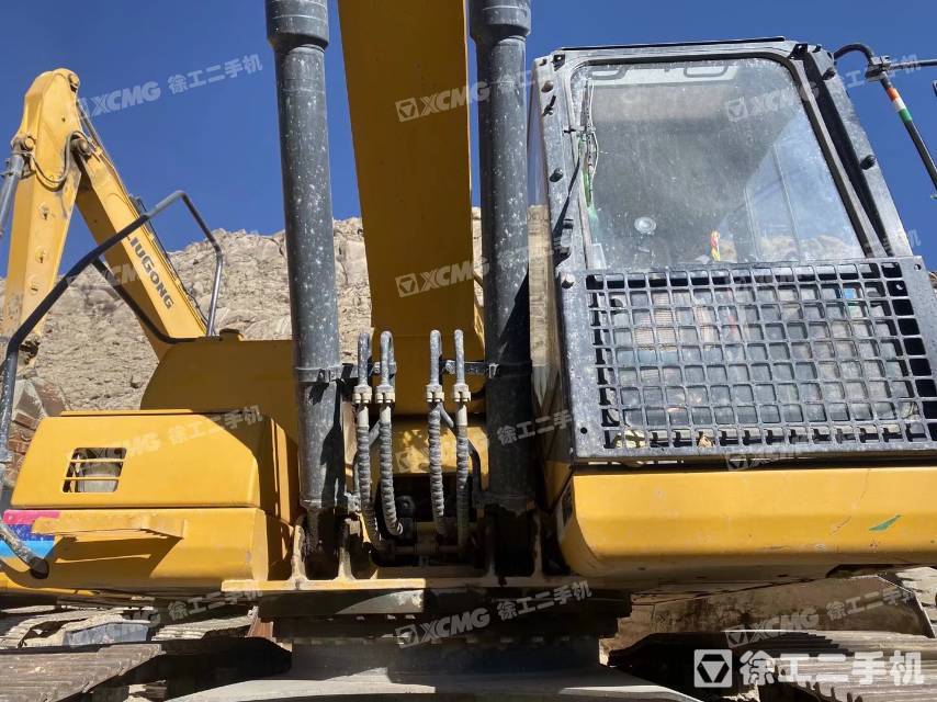 柳工CLG922履带式挖掘机