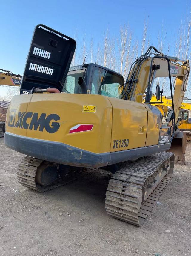 徐工XE135履带式挖掘机