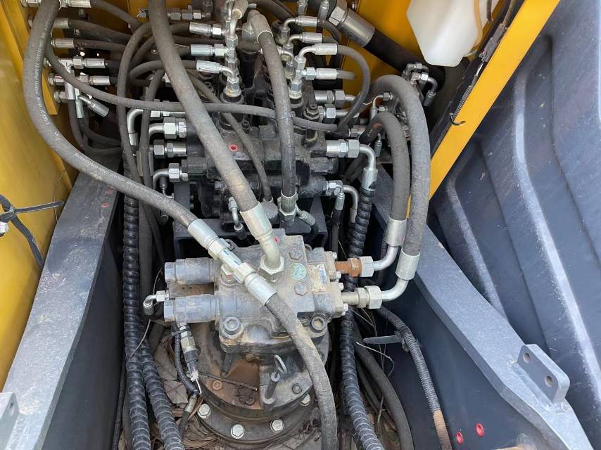 徐工XE135履带式挖掘机