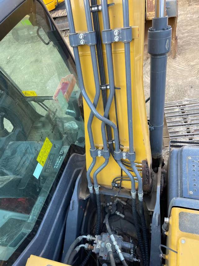 徐工XE135履带式挖掘机