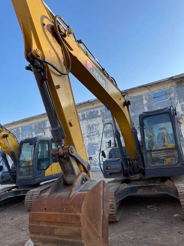 徐工XE135履带式挖掘机