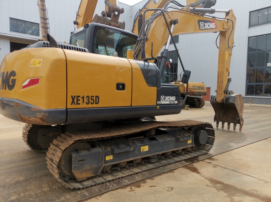 徐工XE135D履带式挖掘机