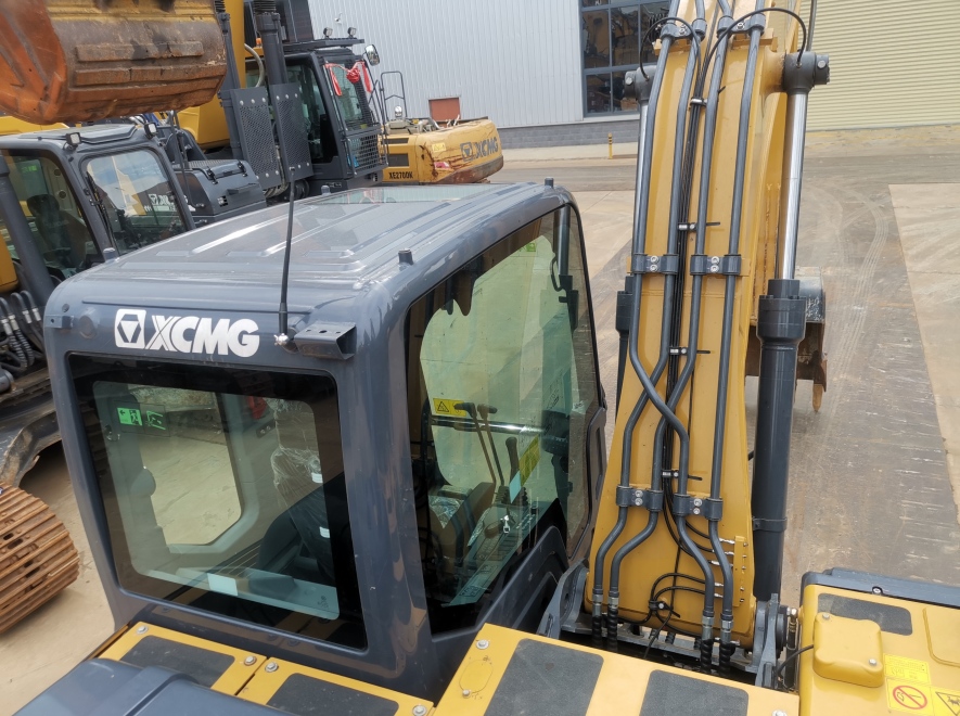 徐工XE135D履带式挖掘机