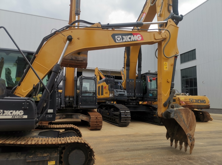 徐工XE135D履带式挖掘机