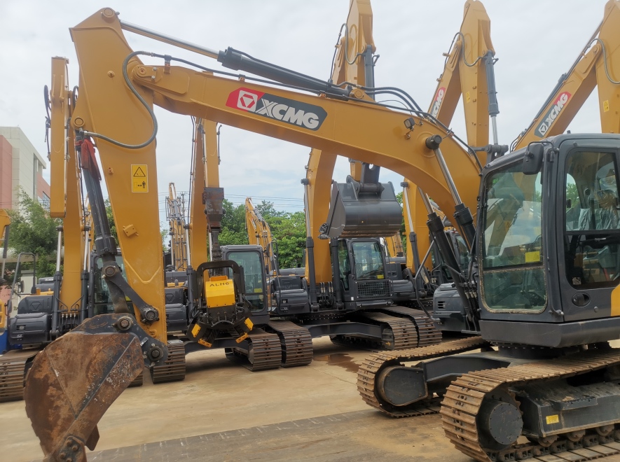 徐工XE135D履带式挖掘机