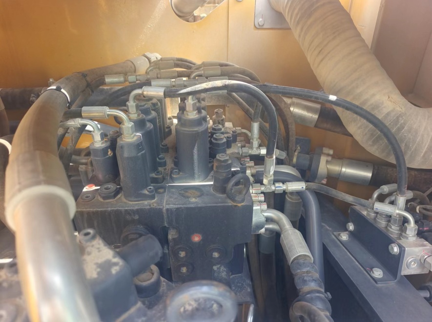 徐工XE215DA履带式挖掘机