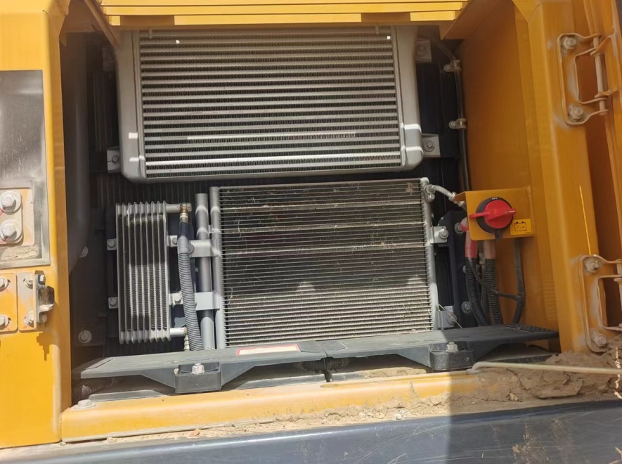 徐工XE215DA履带式挖掘机