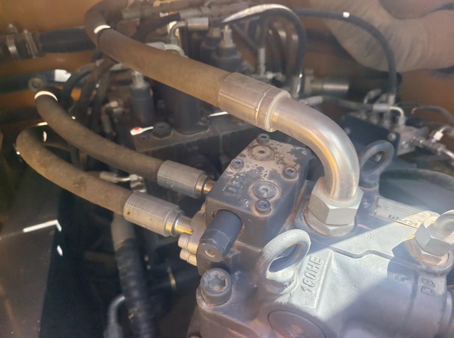 徐工XE215DA履带式挖掘机