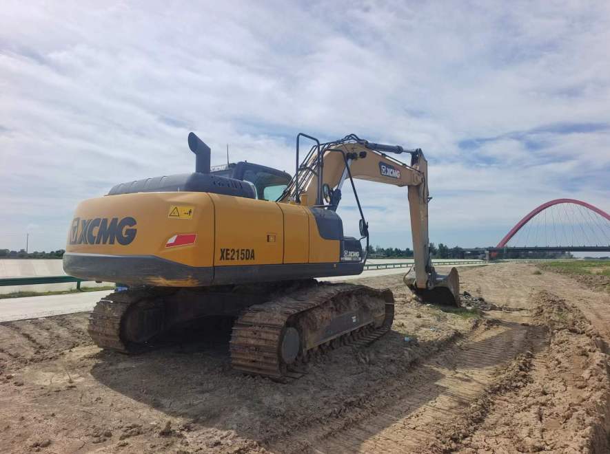 徐工XE215DA履带式挖掘机
