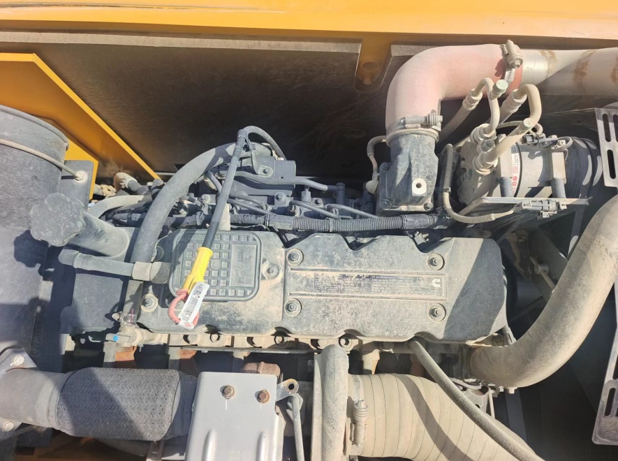 徐工XE215DA履带式挖掘机