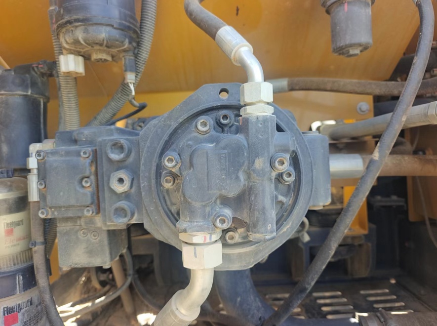 徐工XE215DA履带式挖掘机