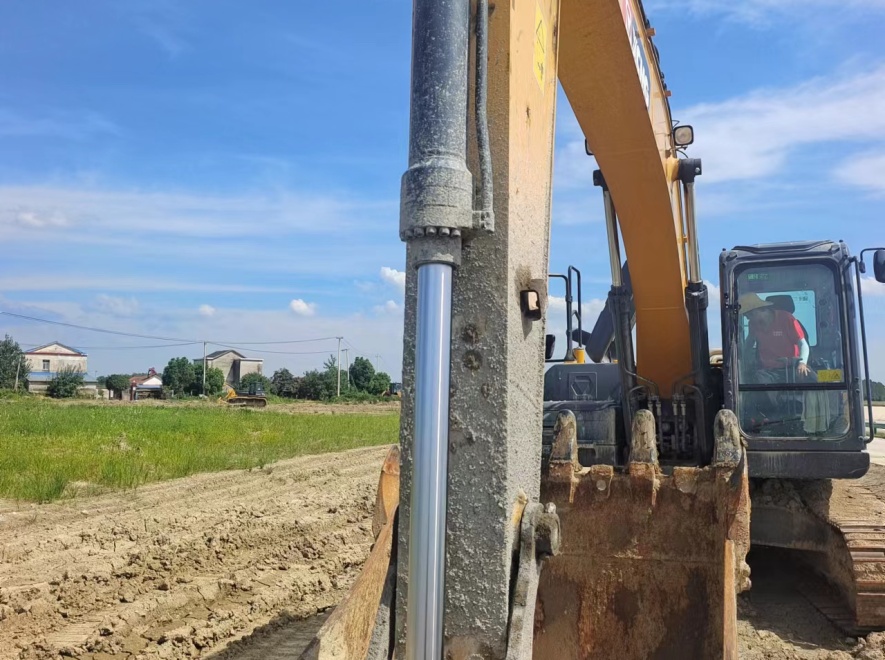 徐工XE215DA履带式挖掘机