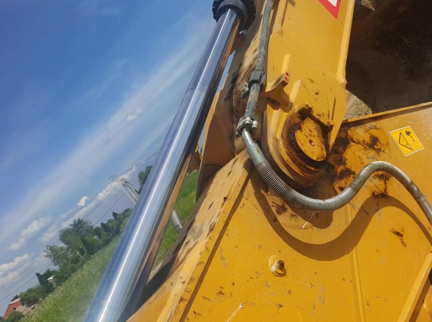 徐工XE215DA履带式挖掘机