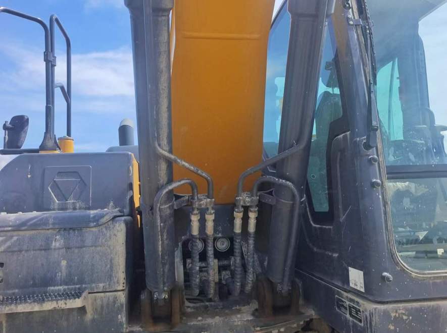 徐工XE215DA履带式挖掘机