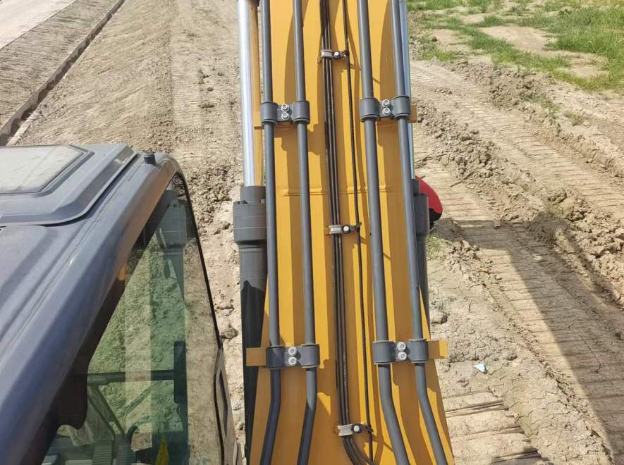 徐工XE215DA履带式挖掘机