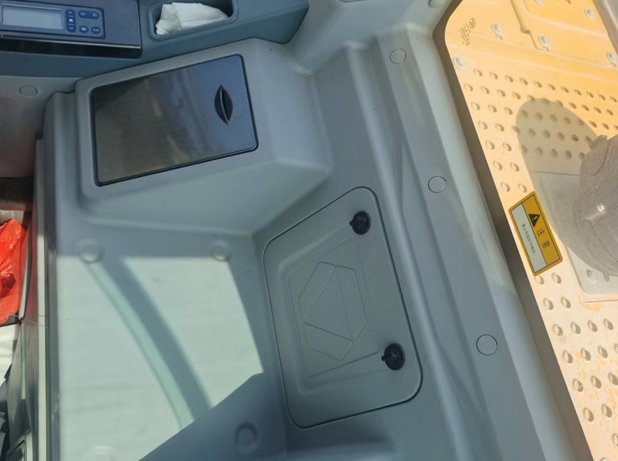 徐工XE215DA履带式挖掘机