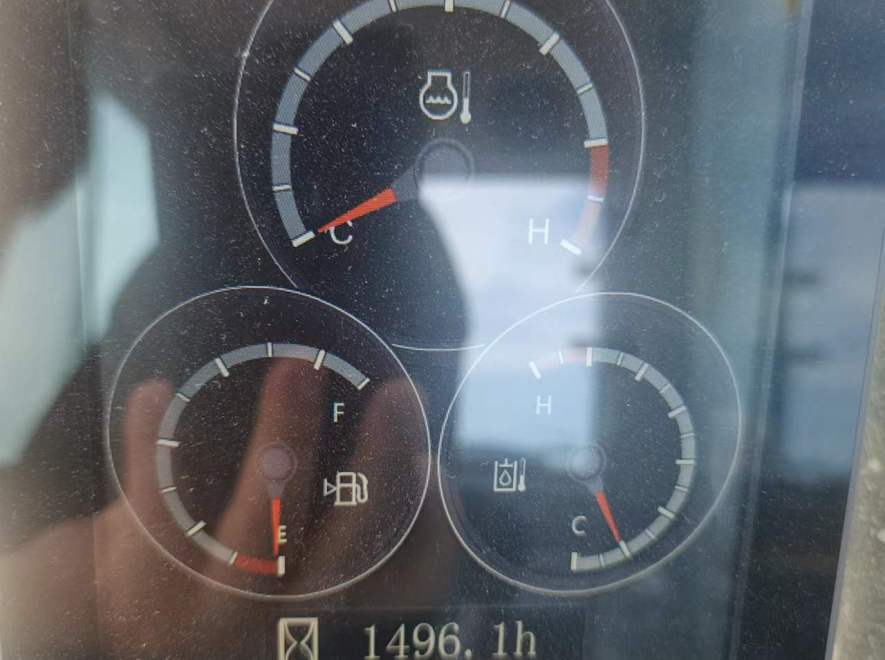 徐工XE215DA履带式挖掘机