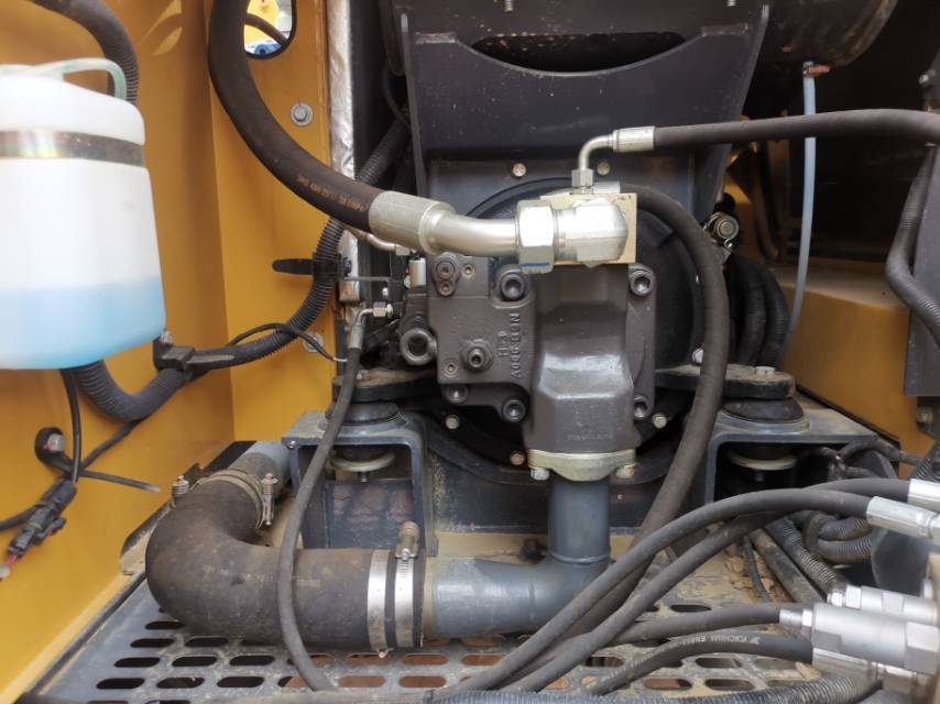 徐工XE75DA履带式挖掘机