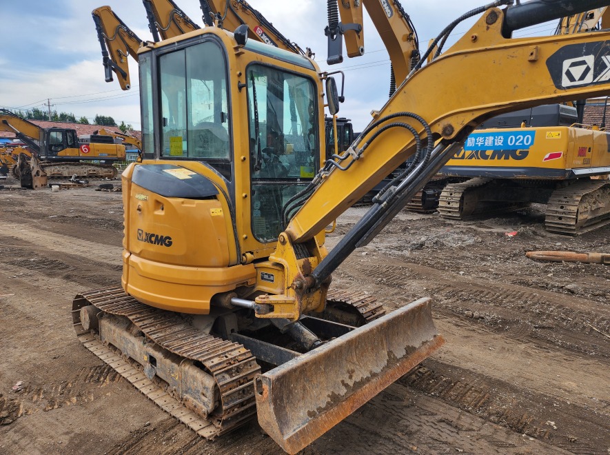 徐工XE35U履带式挖掘机