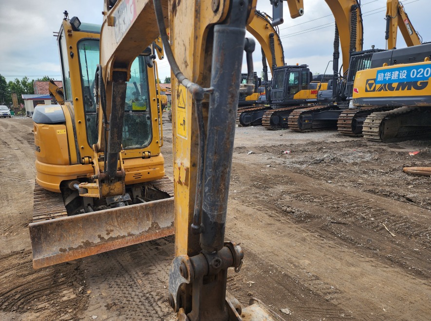 徐工XE35U履带式挖掘机