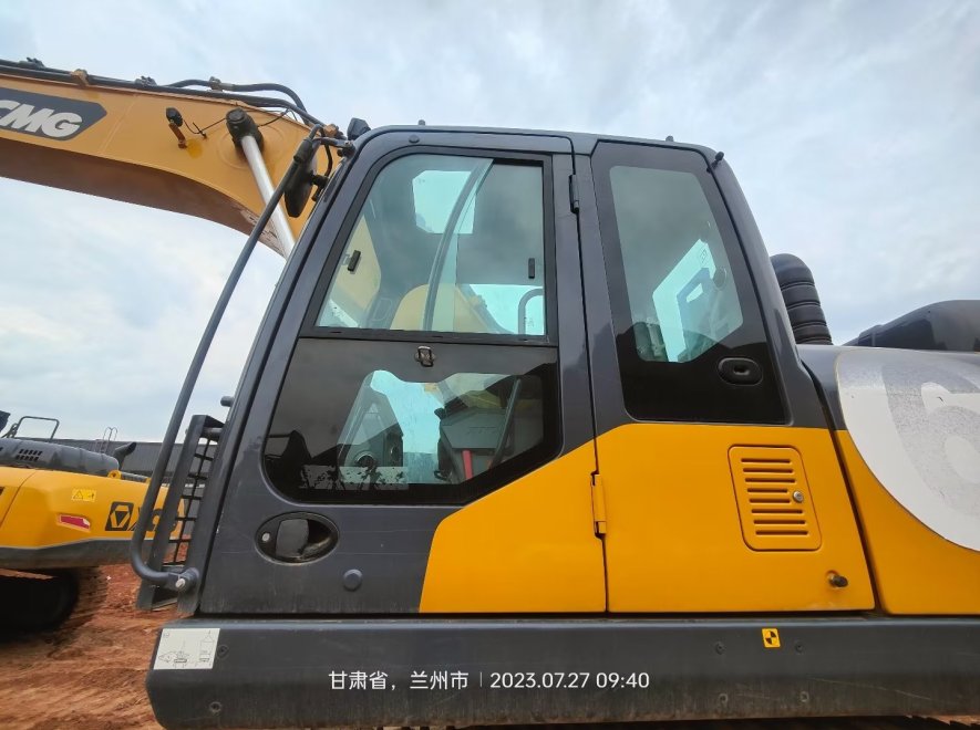 徐工XE370D履带式挖掘机