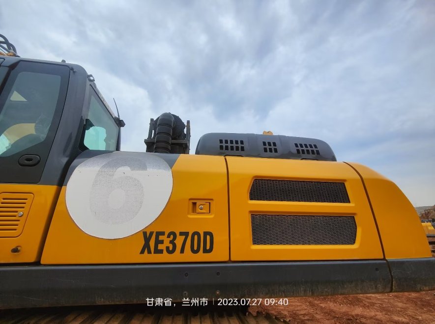 徐工XE370D履带式挖掘机