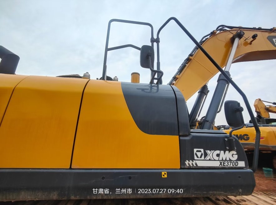 徐工XE370D履带式挖掘机