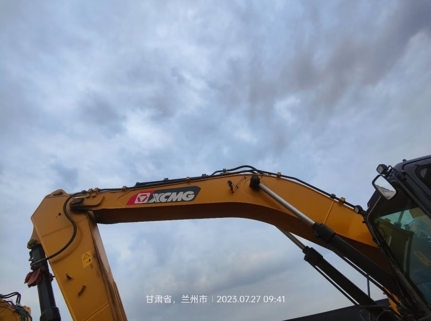 徐工XE370D履带式挖掘机