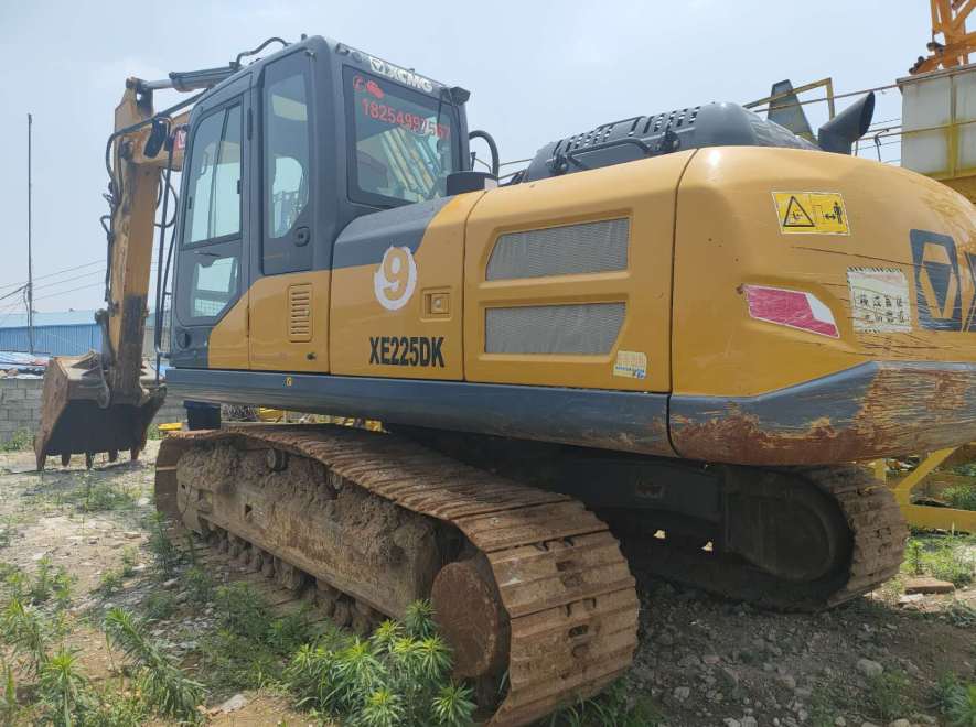 徐工XE205DA履带式挖掘机