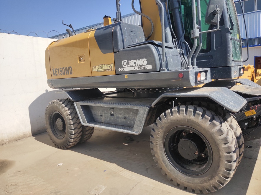 徐工XE150WD轮式挖掘机