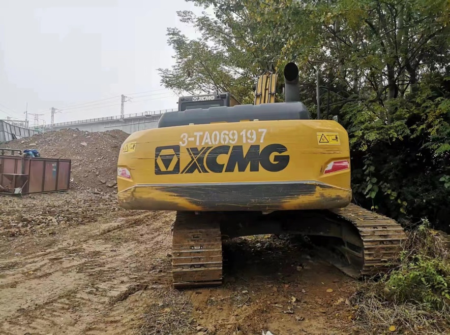 徐工XE215DA履带式挖掘机