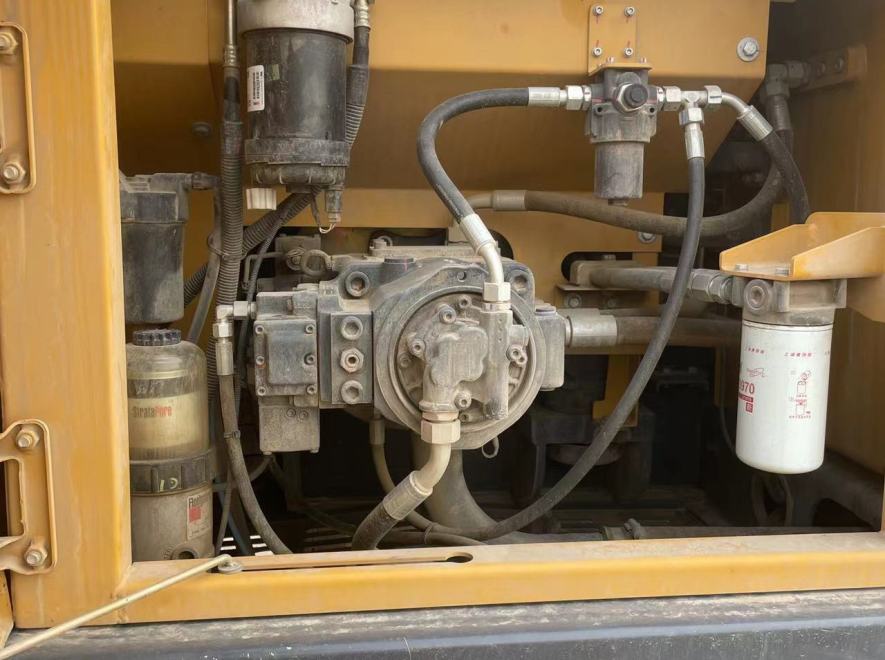 徐工XE215DA履带式挖掘机