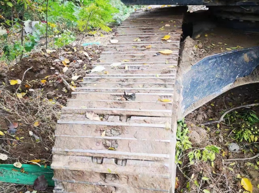 徐工XE215DA履带式挖掘机