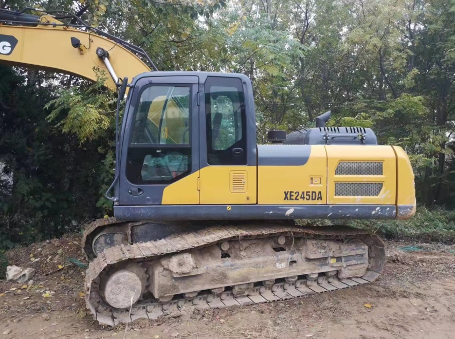 徐工XE215DA履带式挖掘机