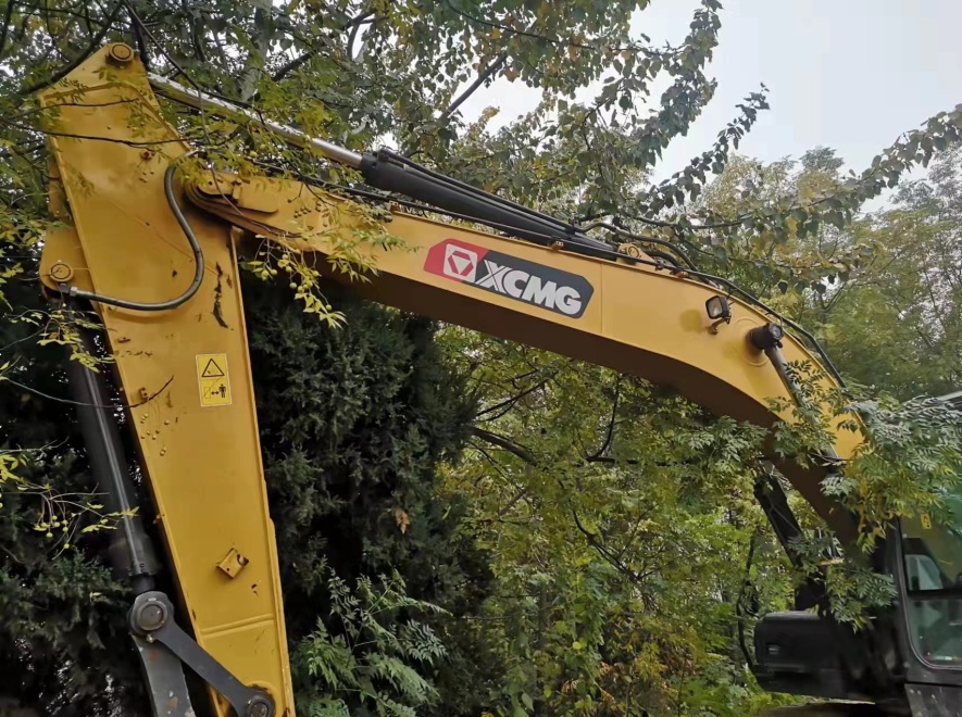 徐工XE215DA履带式挖掘机