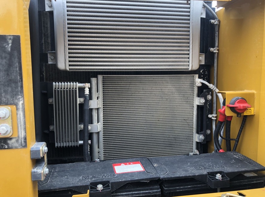 徐工XE245DK履带式挖掘机