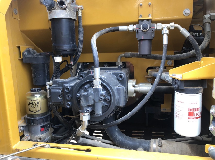 徐工XE245DK履带式挖掘机