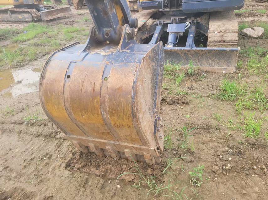 徐工XE75DA履带式挖掘机