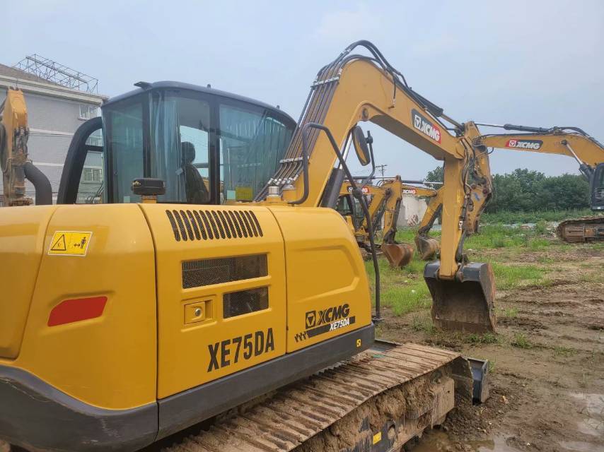 徐工XE75DA履带式挖掘机