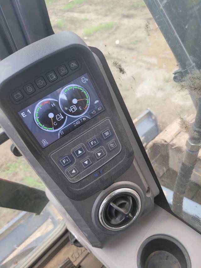 徐工XE75DA履带式挖掘机