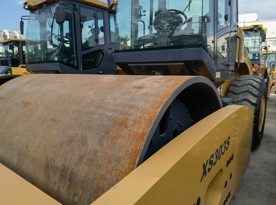 徐工XS303S单钢轮压路机(30吨)