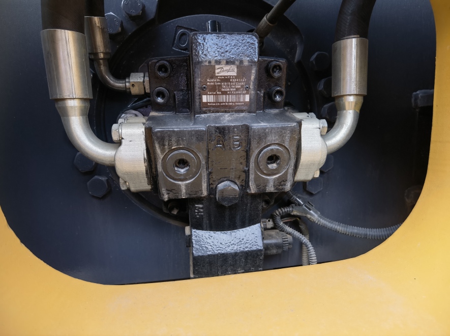 徐工XS303S单钢轮压路机(30吨)