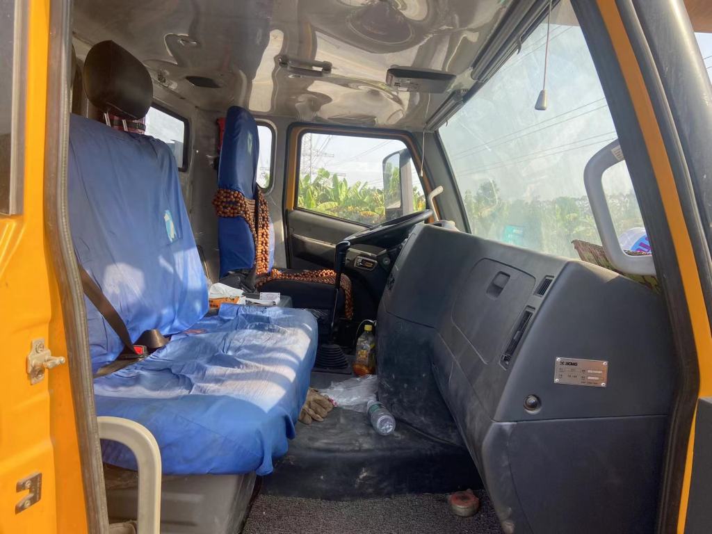 徐工xct25l5汽车起重机