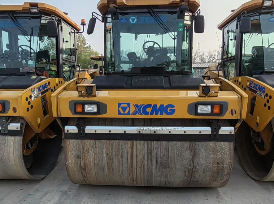 徐工XD143S双钢轮压路机