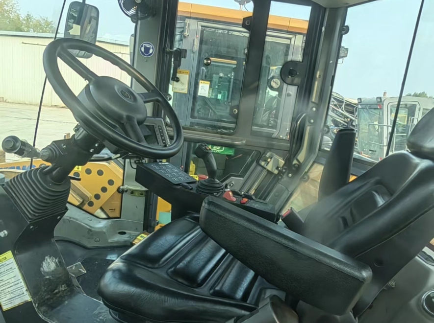 徐工XD143S双钢轮压路机